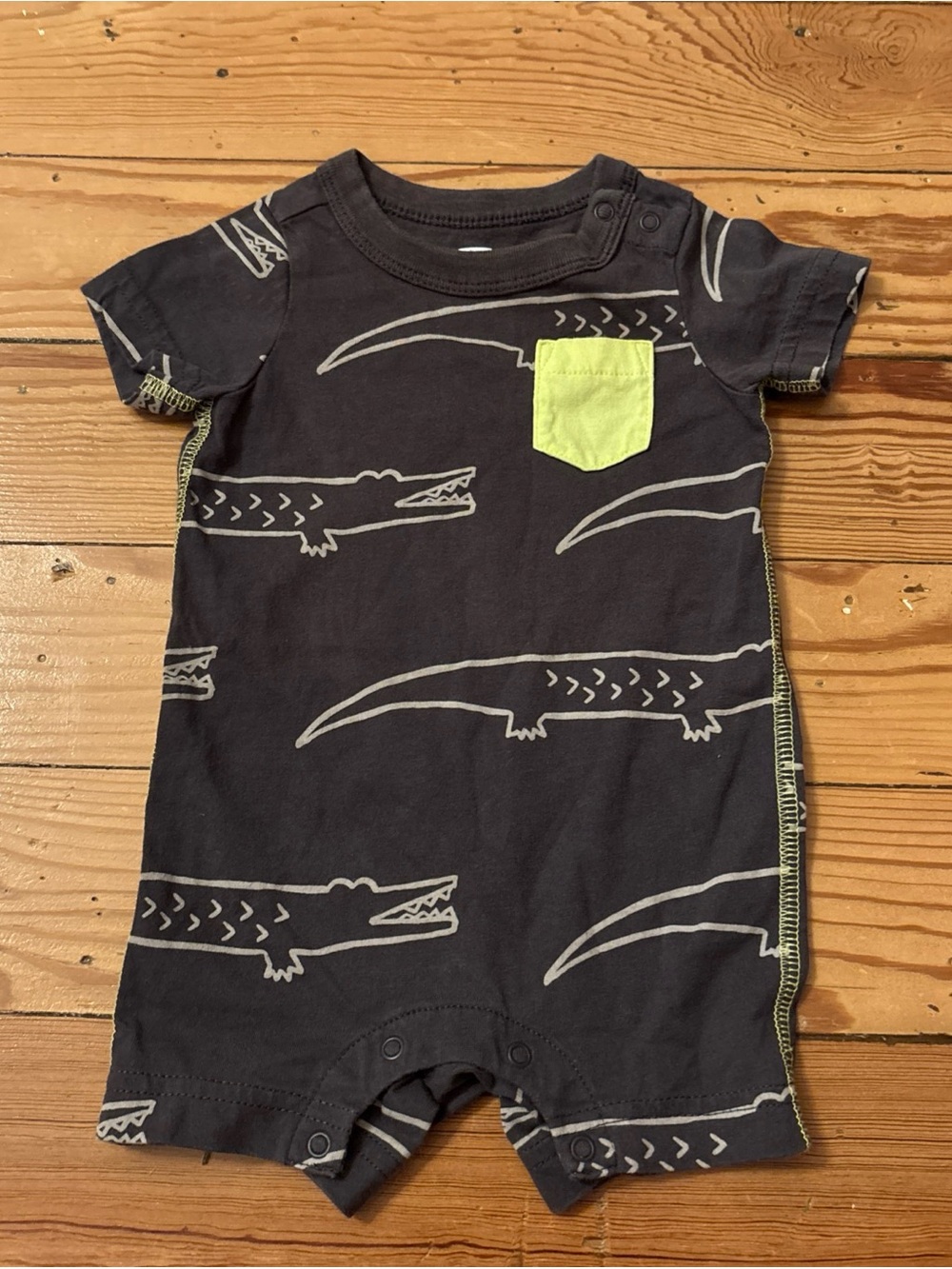 Tea Collection Baby Boys Short Sleeve Romper Size 0-3 Months Gray 100% Cotton